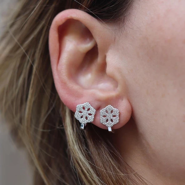 Kar Tanesi Zirkon Taşlı Gümüş Küpe - Resim 2