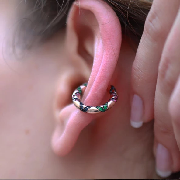 APM Model Çapraz Renkli Zirkon Taşlı Rose Gold Kaplama Gümüş Kıkırdak Küpesi - Resim 2