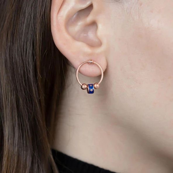 Charmlı Rose Kaplama Gümüş Küpe ürün görseli 1