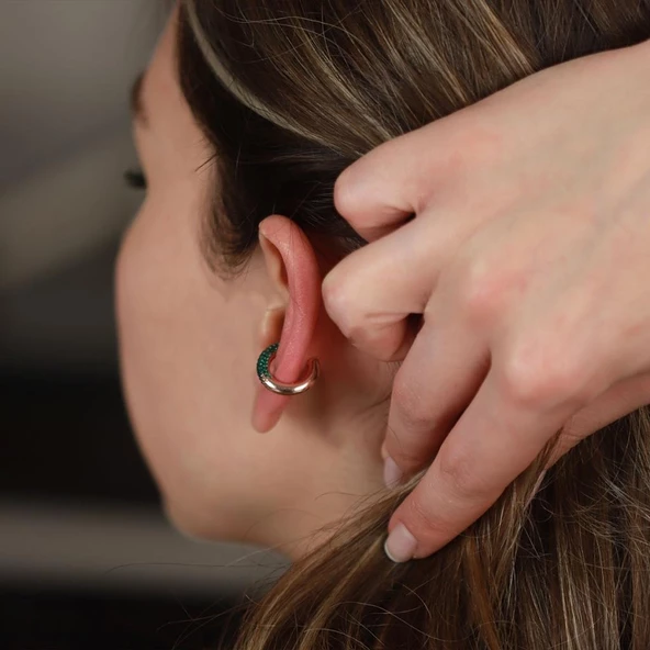 Yuvarlak Yeşil Zirkon Taşlı Rose Gold Kaplama Gümüş Kıkırdak Küpe - Resim 2