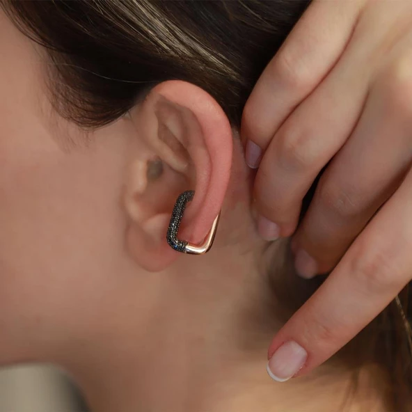 Dikdörtgen Siyah Zirkon Taşlı Rose Gold Kaplama Gümüş Kıkırdak Küpe - Resim 2