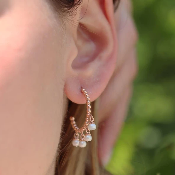 Dorika Model Rose Gold Kaplama İnci Gümüş Küpe ürün görseli 1