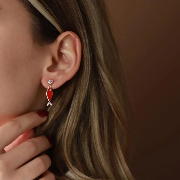 Mine İşli Zirkon Taşlı Rose Gold Kaplama 925 Ayar Gümüş Kırmızı Balık Küpe - Resim 2