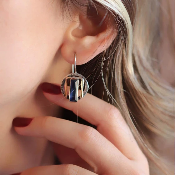 Kök Safir Taşlı 925 Ayar Gümüş Otantik Tasarım Küpe ürün görseli 1