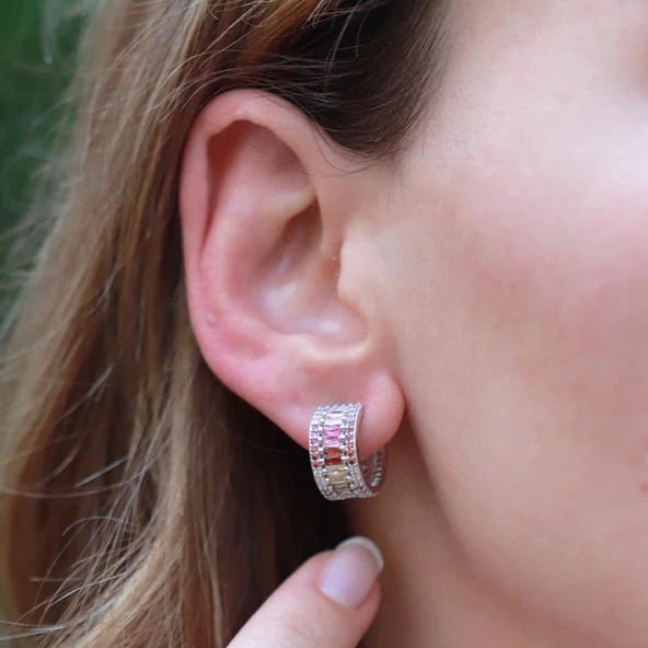 Renkli Baget Taşlı Gümüş Küpe ürün görseli 1