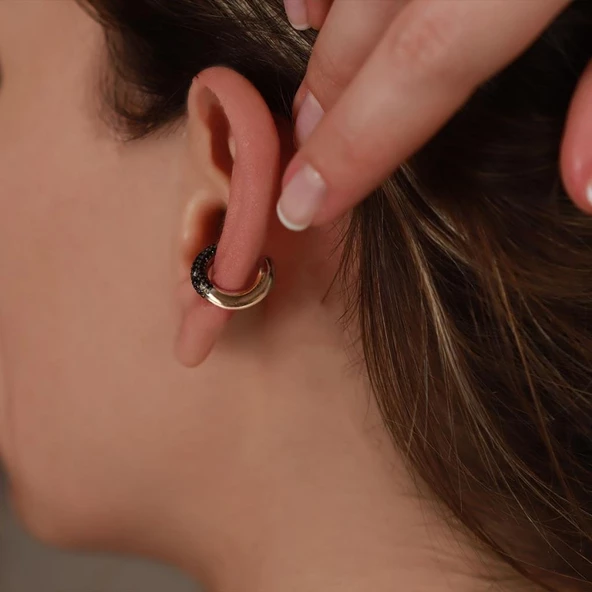 Yuvarlak Siyah Zirkon Taşlı Rose Gold Kaplama Gümüş Kıkırdak Küpe ürün görseli 1