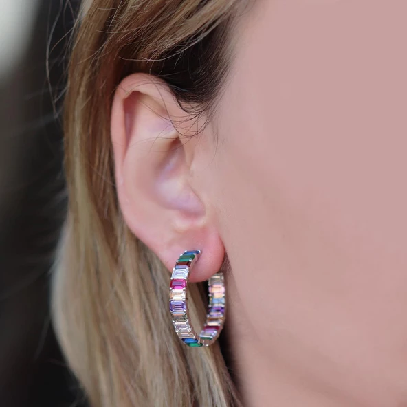 Renkli Baget Taşlı Halka Gümüş Küpe - Resim 3