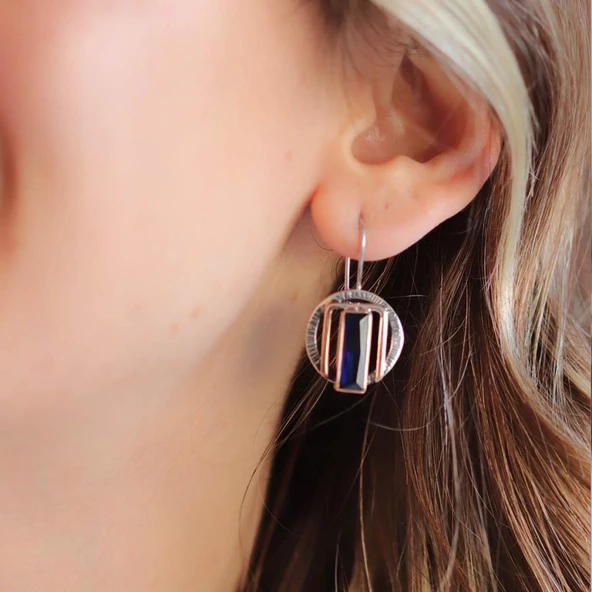 Kök Safir Taşlı 925 Ayar Gümüş Otantik Tasarım Küpe - Resim 2