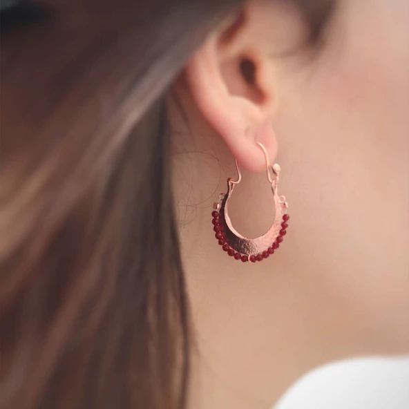 Kök Yakut Taşlı Otantik Rose Kaplama Gümüş Küpe