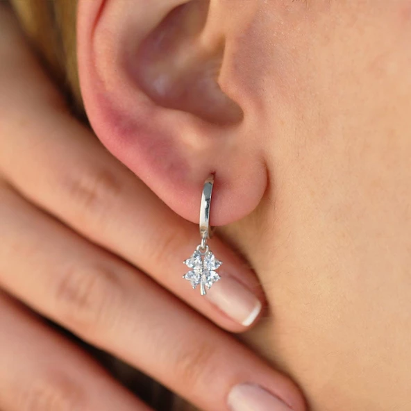 Zirkon Taşlı Yonca Gümüş Küpe - Resim 3