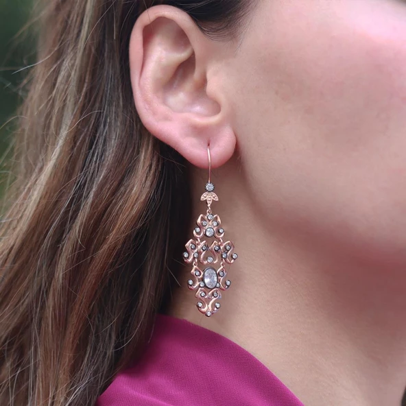 Dantel Desen Zirkon Taşlı Rose Gold Kaplama Gümüş Küpe - Resim 3