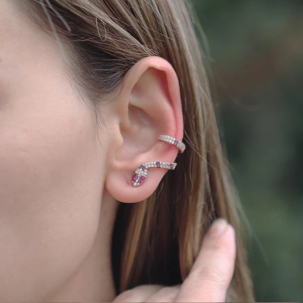 Kulağı Saran Rose Kaplama Pembe Taş Detaylı Gümüş Kıkırdak Yılan Küpe ürün görseli 1