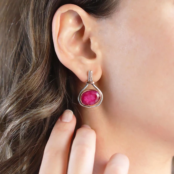 Kök Yakut Taşlı El İşi Gümüş Otantik Küpe