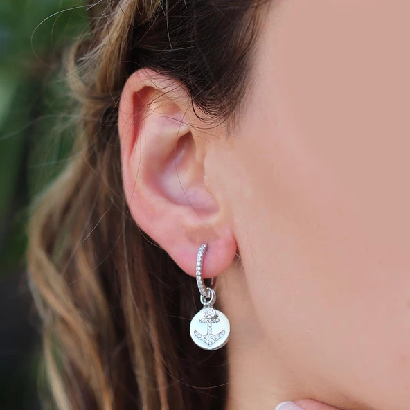 Apm Modeli Deniz Çapası Zirkon Taşlı Gümüş Küpe - Resim 2