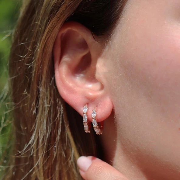Zirkon Taşlı Rose Gold Kaplama Gümüş Halka Küpe ürün görseli 1
