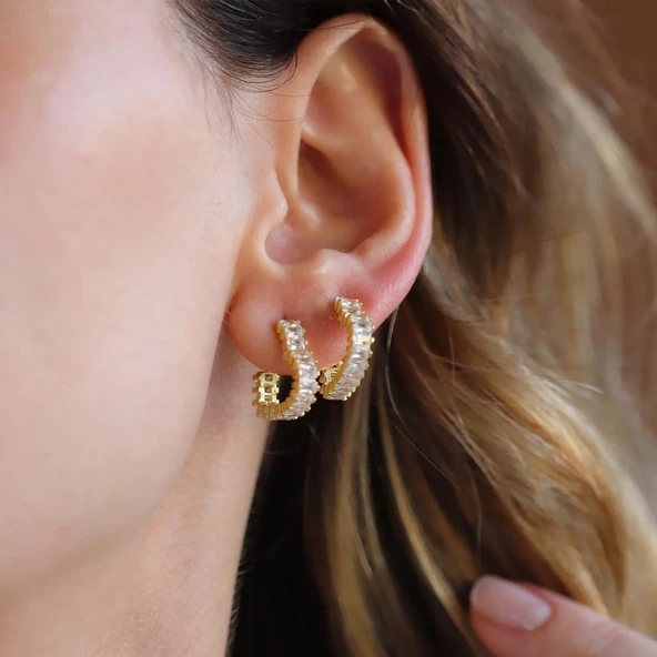 Kalp Baget Taşlı Gold Kaplama Gümüş Küpe - Resim 5