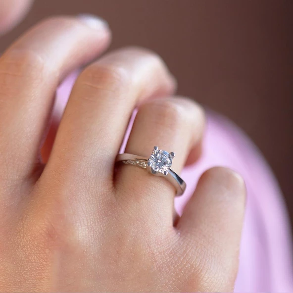 Starlight Diamond Yanı Kalp Taşlı Tek Taş Gümüş Yüzük - Resim 5