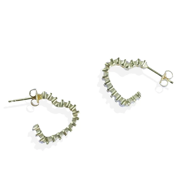 Kalp Baget Taşlı Gold Kaplama Gümüş Küpe - Resim 4