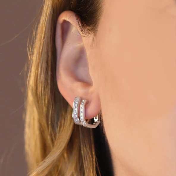 Kare Zirkon Taşlı Işıltılı Gümüş Küpe ürün görseli 1