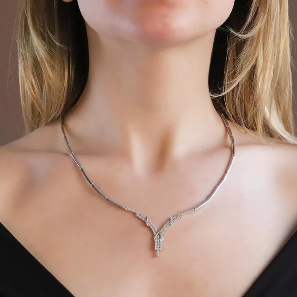 Düğüm Modeli Zirkon Taşlı Gümüş Gerdanlık - Resim 3