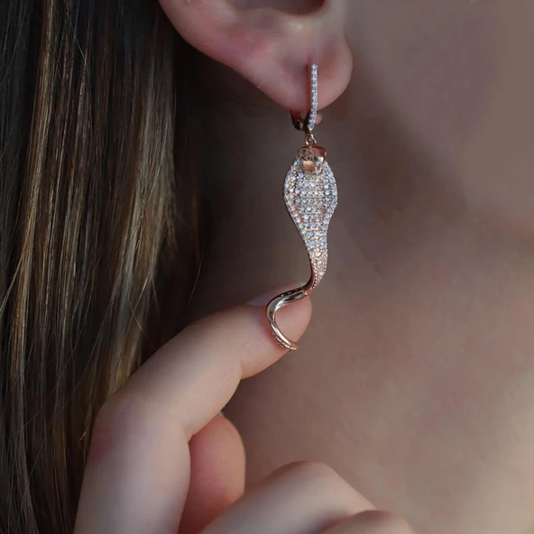 Yılan Rose Gold Kaplama Zirkon Taşlı Gümüş Küpe ürün görseli 1