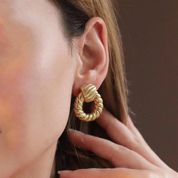 Bombshell Gümüş Küpe ürün görseli 1