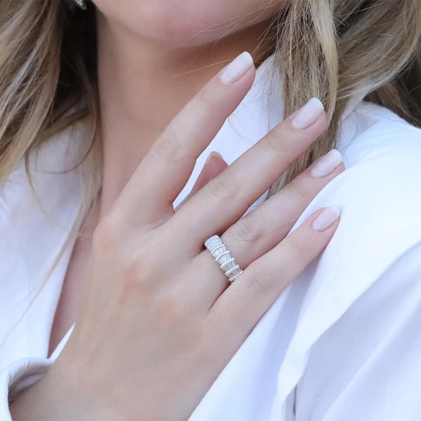 Zirkon Taşlı İstiridye Tamtur Gümüş Yüzük ürün görseli 1