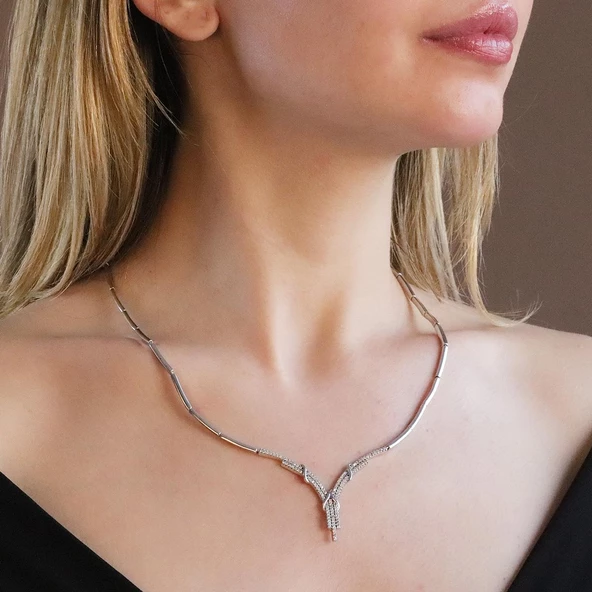 Düğüm Modeli Zirkon Taşlı Gümüş Gerdanlık - Resim 2