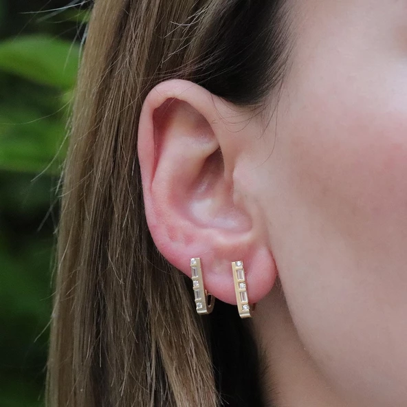 Mini Baget Taşlı Gold Kaplama Çubuk Küpe - Resim 3