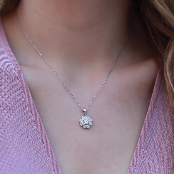 Çiçek Model Zirkon Taşlı Gümüş Set - Resim 2