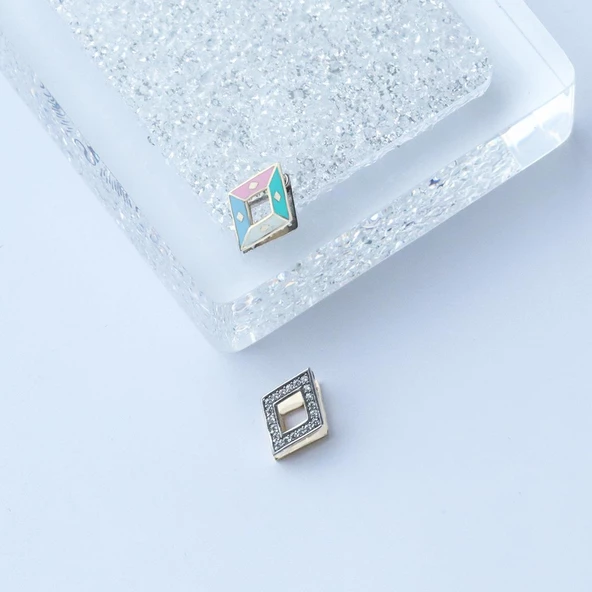 Karo Çift Taraflı Renkli Mine İşli Gümüş Küpe - Resim 4