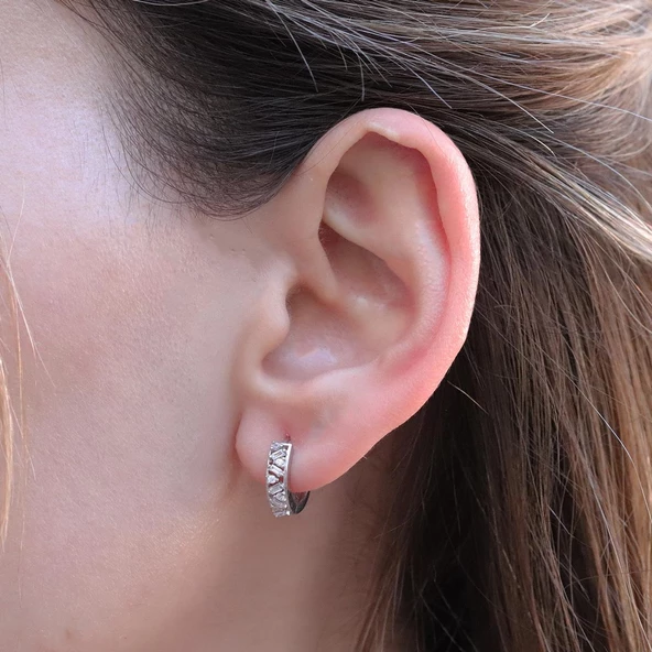 Çapraz Mini Baget Taşlı Gümüş Halka Küpe - Resim 2