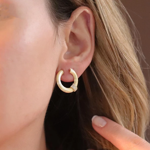 Tiff Model Gümüş Küpe ürün görseli 1