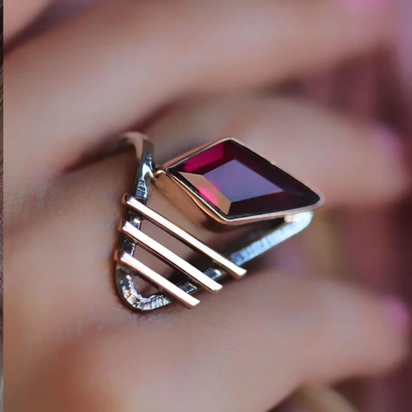 Lal Taşlı Gümüş Otantik Tasarım Yüzük - Resim 2