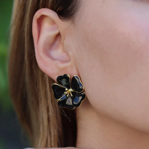 Siyah Mine İşli Gold Kaplama Çiçek Gümüş Küpe - Resim 3