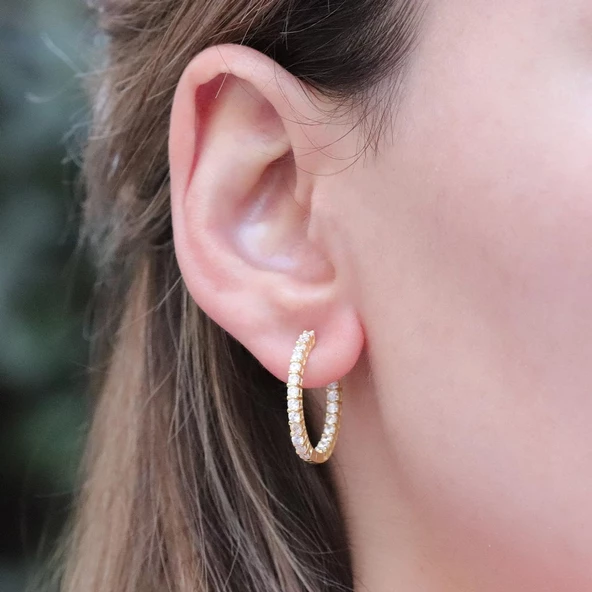 İç ve Dışı Zirkon Taşlı Gold Kaplama 2 cm Halka Gümüş Küpe - Resim 2