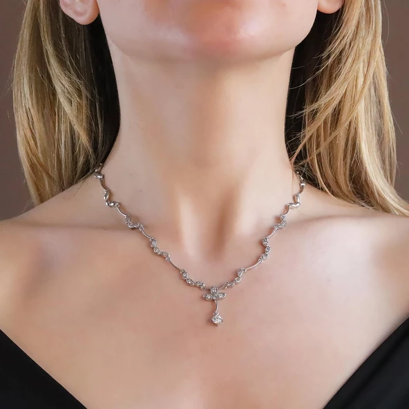 Çiçek Modeli Zirkon Taşlı Gümüş Gerdanlık - Resim 2