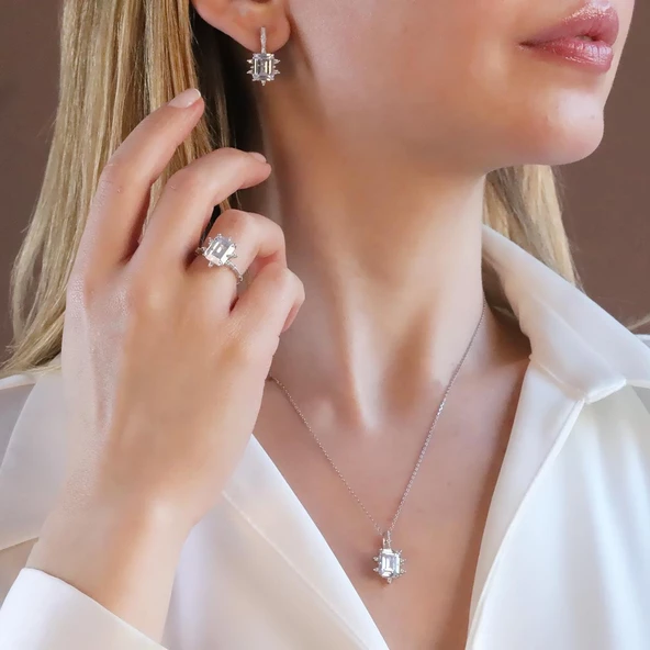 Zirkon Taşlı Kare Lotus Çiçeği Gümüş Set