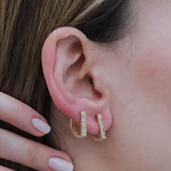 Mini Baget Taşlı Gold Kaplama Çubuk Küpe - Resim 2