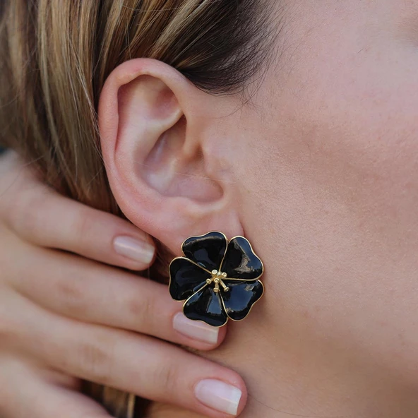 Siyah Mine İşli Gold Kaplama Çiçek Gümüş Küpe - Resim 4