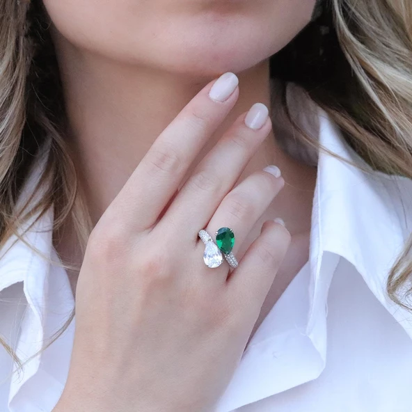 Zümrüt Taşlı Serpent Gümüş Yüzük ürün görseli 1