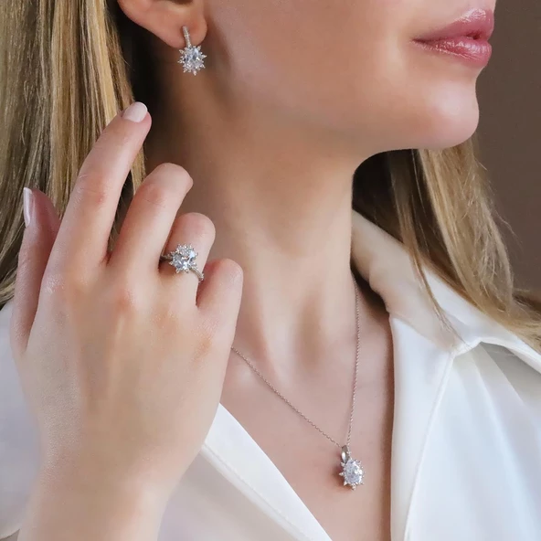 Zirkon Taşlı Elips Lotus Çiçeği Gümüş Set