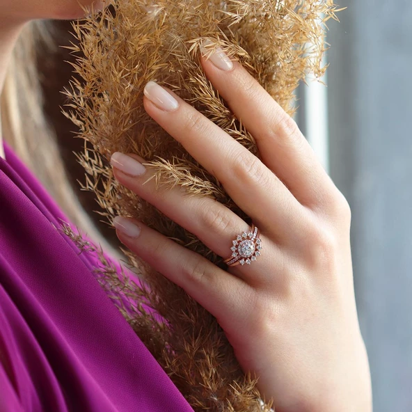 Star Cricle Rose Gold Kaplama Sky Diaomnd Yüzük ürün görseli 1