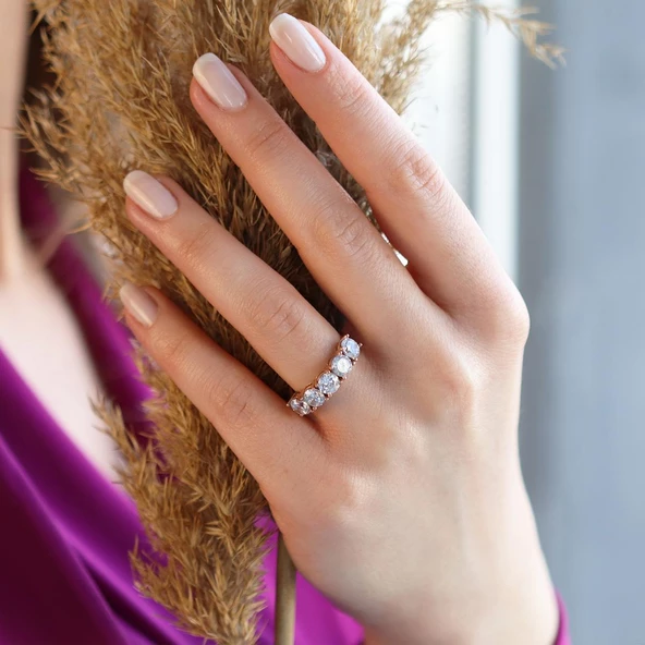 Round Kesim Beştaş Modeli Rose Gold Kaplama Sky Diamond Yüzük ürün görseli 1