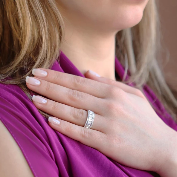 Baget Kesim Kenarları Mikro Taşlı Yarımtur Sky Diamond Yüzük - Resim 5