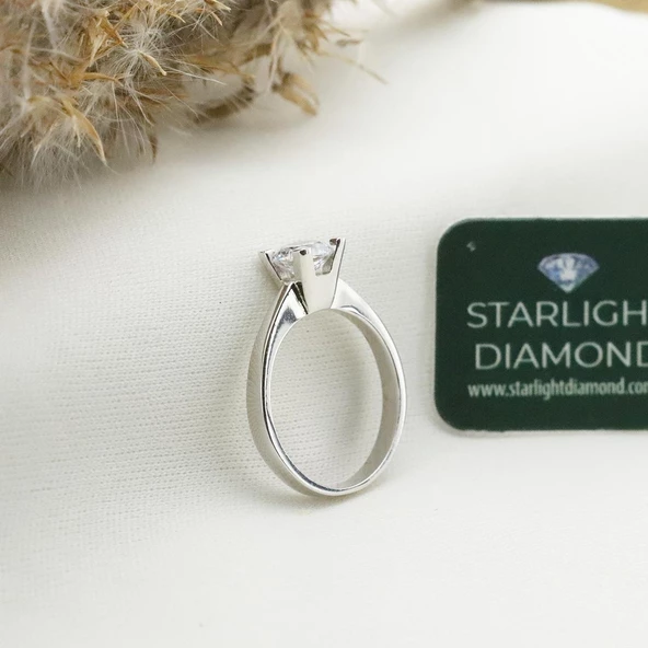Starlight Diamond 4 Tırnaklı Tek Taş Gümüş Yüzük ürün görseli 1