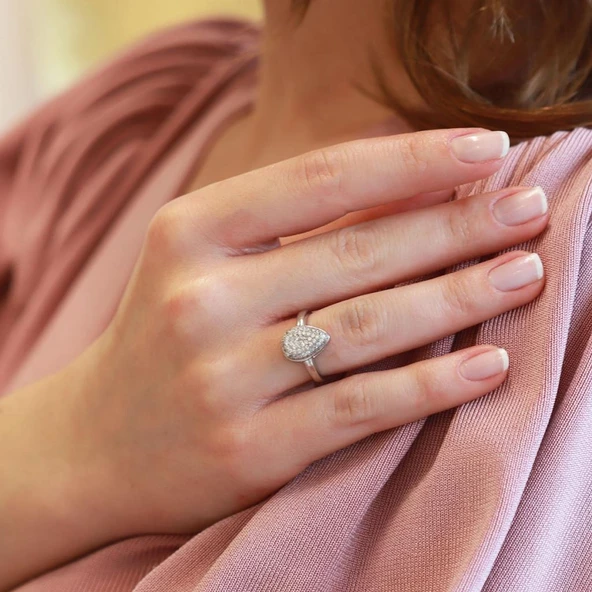 Zirkon Taşlı Damla Model Gümüş Yüzük ürün görseli 1