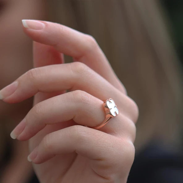 İkonik Alhambra Sedef Taşlı Rose Gold Kaplama Gümüş Yüzük - Resim 3