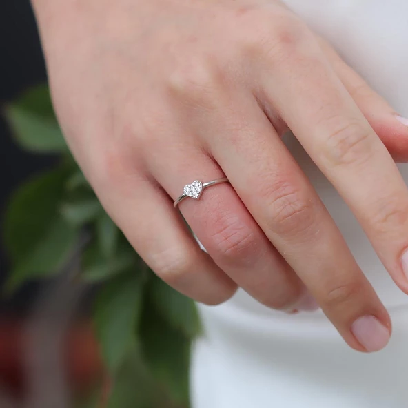 Kalp Zirkon Taşlı Minimal Gümüş Yüzük - Resim 3