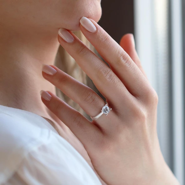 V Montür 4 Tırnaklı Starlight Diamond Gümüş Yüzük - Resim 5